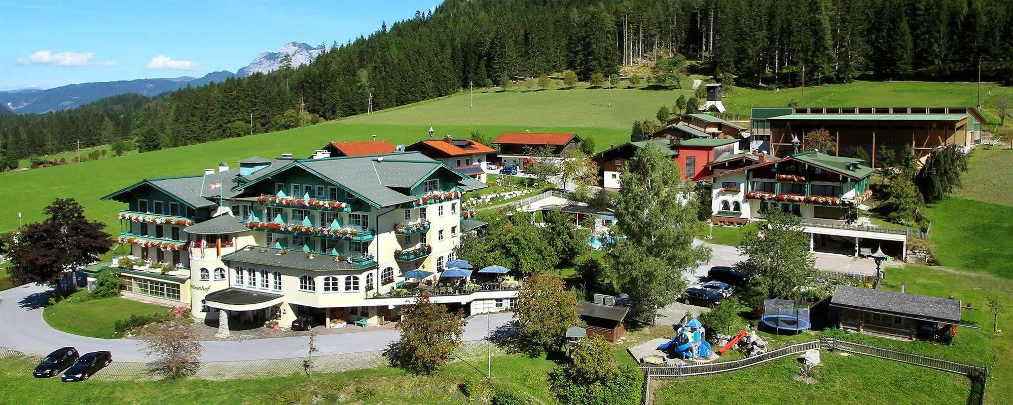 Wohlfuehlresort Und Feriengut Martinerhof Sankt Martin am Tennengebirge Exterior photo