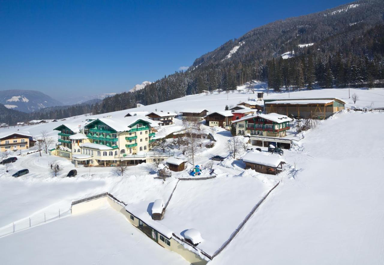 Wohlfuehlresort Und Feriengut Martinerhof Sankt Martin am Tennengebirge Exterior photo